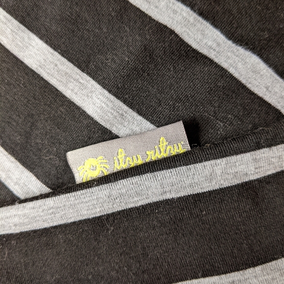 Itzy Ritzy Nursing Happens - Infinity Breastfeeding Scarf - Black & Gray Stripe - Picture 5 of 6